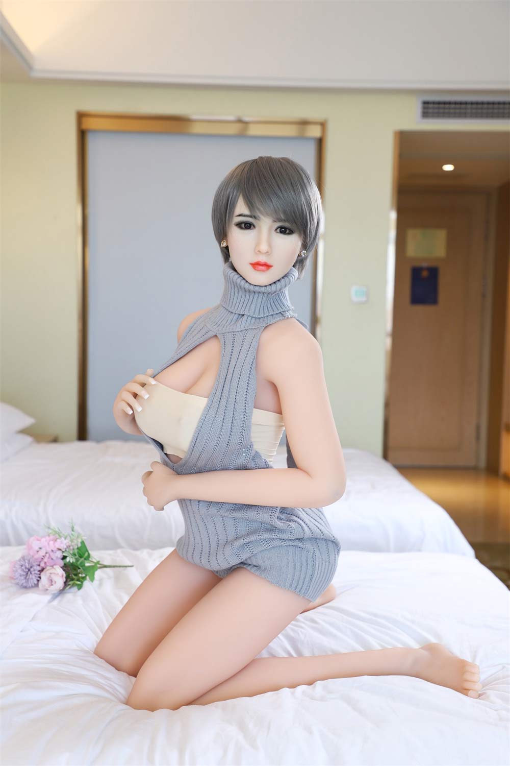 Silicone sex doll with hands on chest