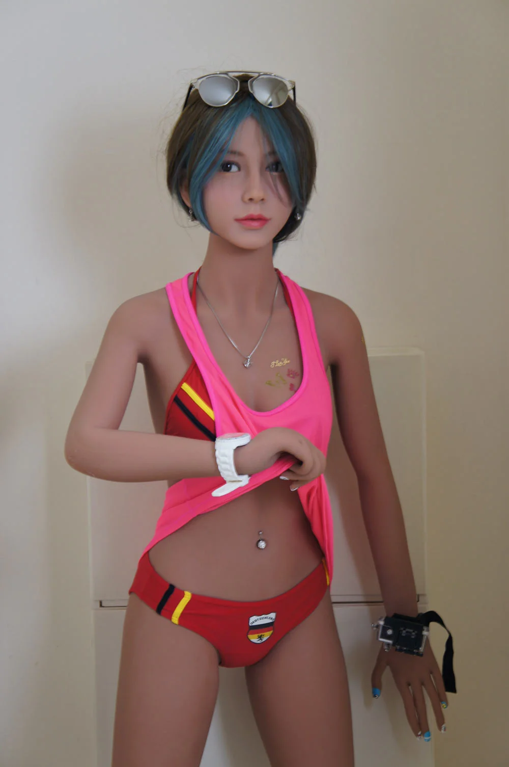 Sex doll with hand pulled clothes