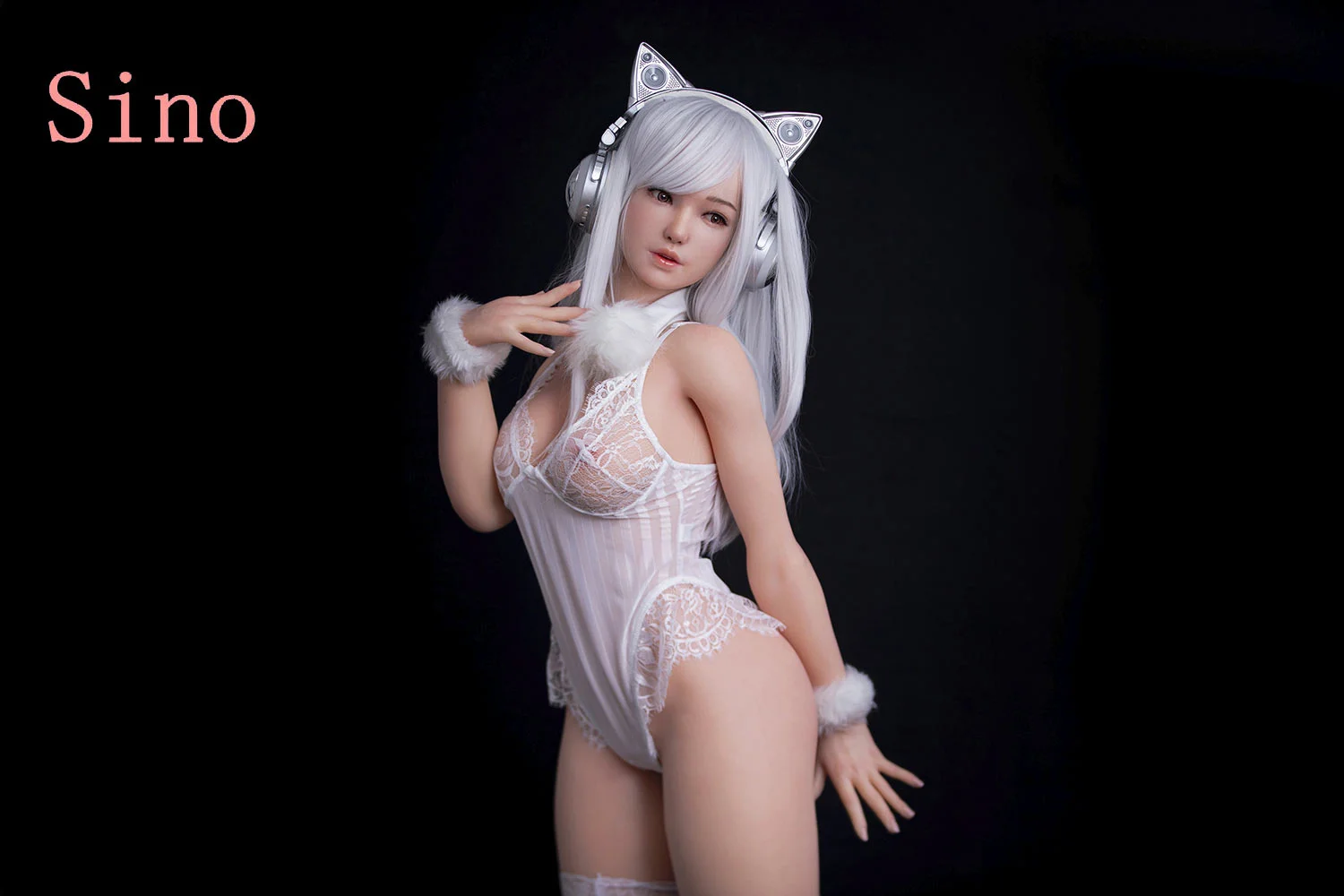 Silicone sex doll with hands on ass