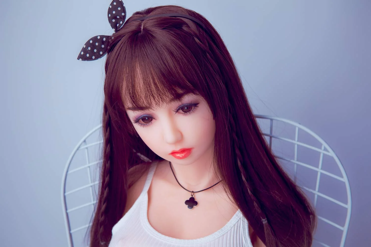 Mini sex doll with red lips