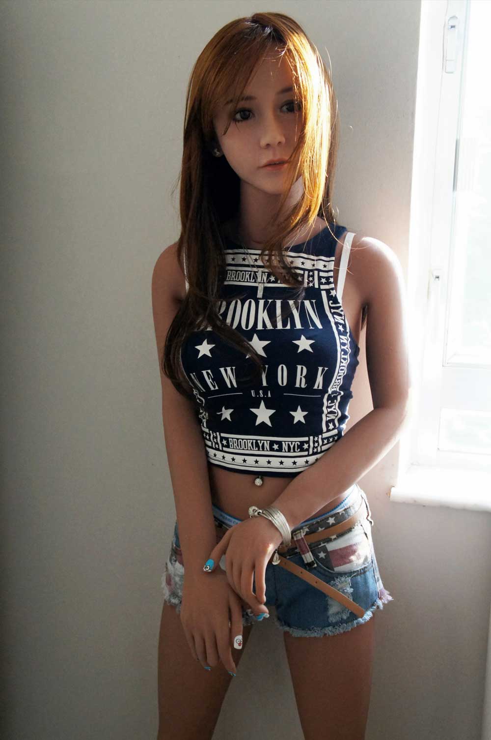 Sex doll with hands in front