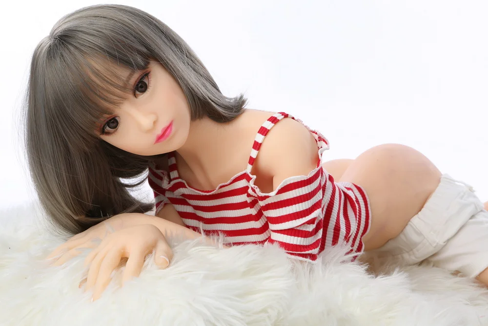 Sex doll with black short hair