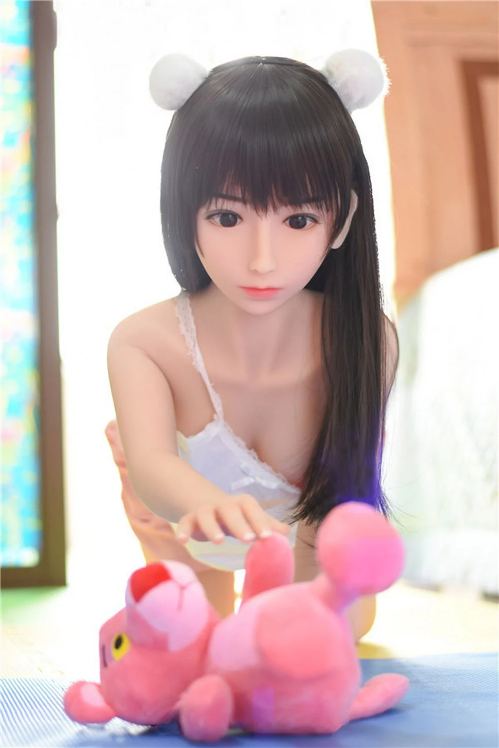 Sex dolls with hand-touched dolls