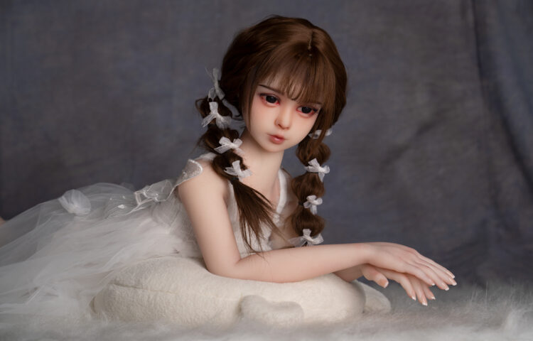 newest cute and sweet love doll